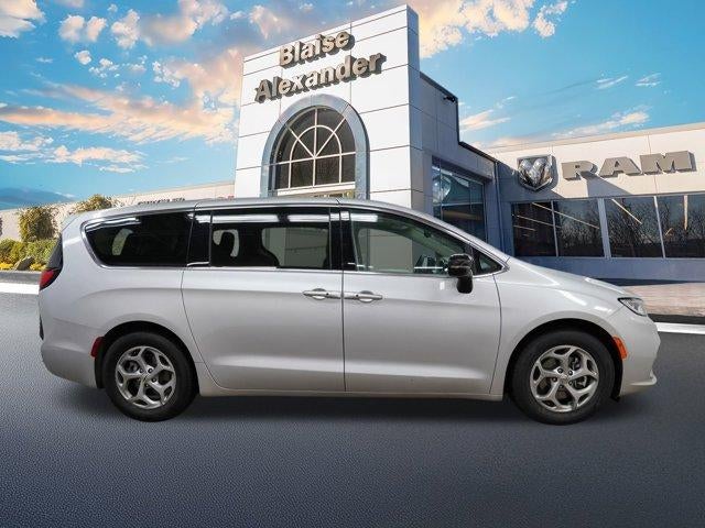 2024 Chrysler Pacifica Limited FWD