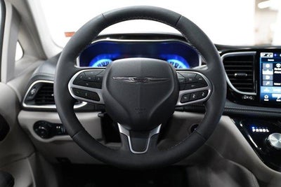 2024 Chrysler Pacifica Limited FWD