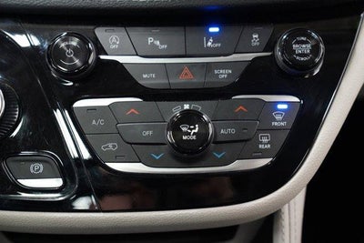 2024 Chrysler Pacifica Limited FWD