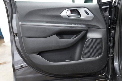 2023 Chrysler Pacifica Hybrid Touring L FWD