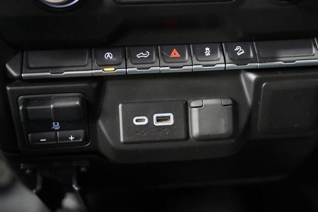 2022 Chevrolet Silverado 1500 LTD Crew Cab Short Box 4-Wheel Drive Custom Trail Boss