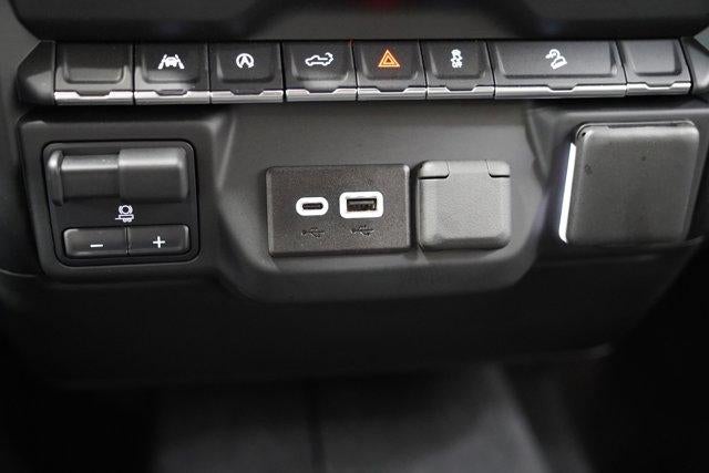 2024 Chevrolet Silverado 1500 Crew Cab Short Box 4-Wheel Drive Custom Trail Boss