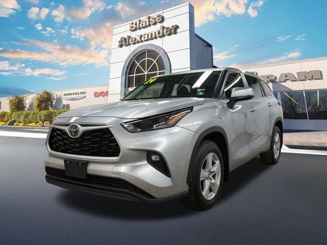 2024 Toyota Highlander LE AWD (SE)