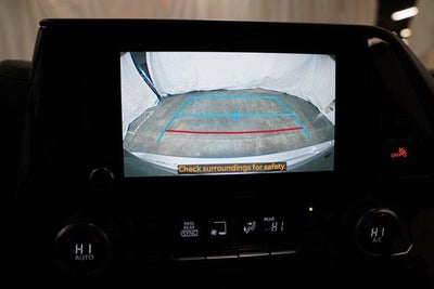 2024 Toyota Highlander LE AWD (SE)