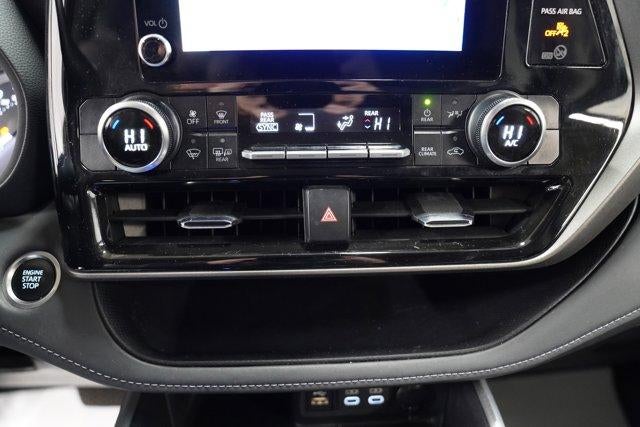 2024 Toyota Highlander LE AWD (SE)