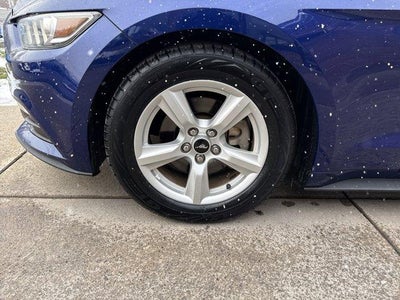 2016 Ford Mustang 2dr Fastback V6