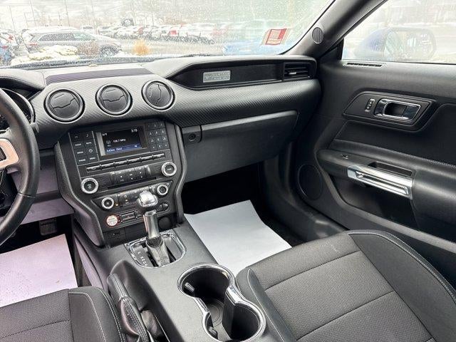 2016 Ford Mustang 2dr Fastback V6