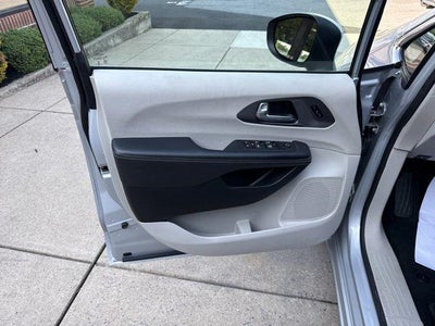 2023 Chrysler Pacifica Touring L FWD