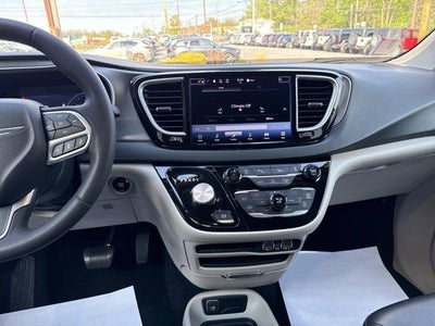 2023 Chrysler Pacifica Touring L FWD
