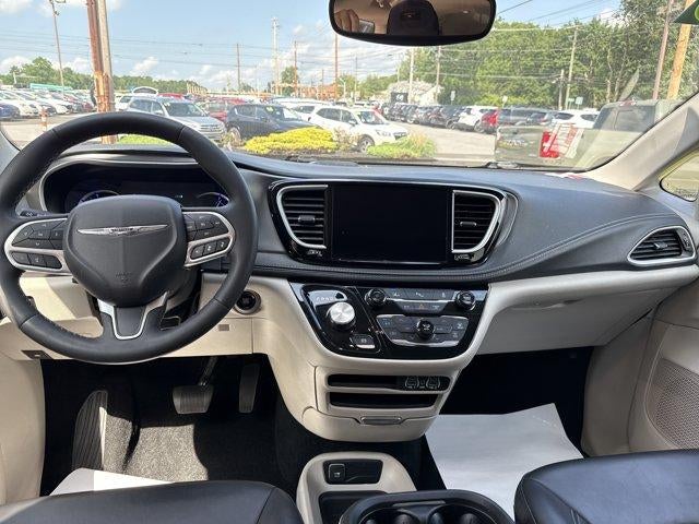 2023 Chrysler Pacifica Hybrid Touring L FWD