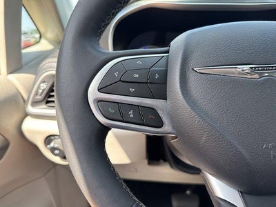 2023 Chrysler Pacifica Hybrid Touring L FWD