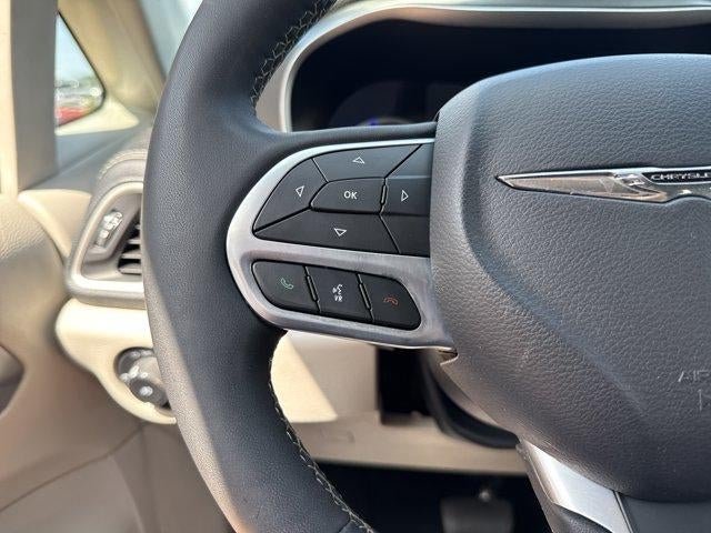 2023 Chrysler Pacifica Hybrid Touring L FWD