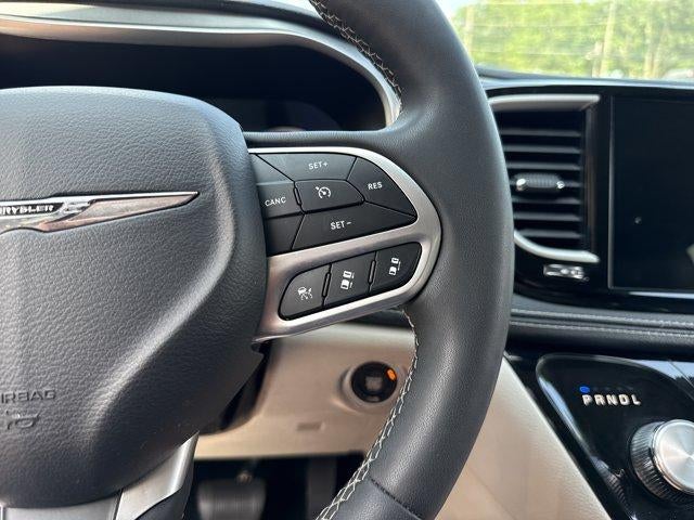 2023 Chrysler Pacifica Hybrid Touring L FWD
