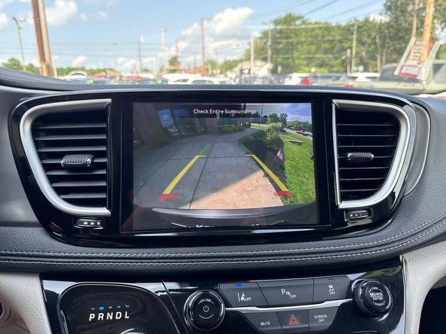 2023 Chrysler Pacifica Hybrid Touring L FWD