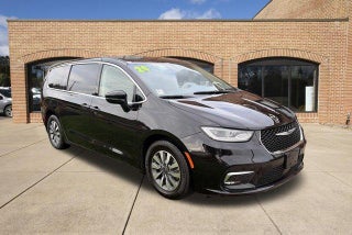 2024 Chrysler Pacifica Hybrid Select FWD