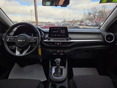2024 Kia Forte LXS IVT