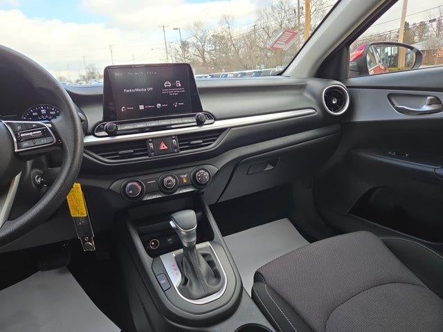 2024 Kia Forte LXS IVT