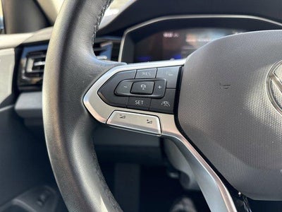 2025 Volkswagen Jetta SE Auto