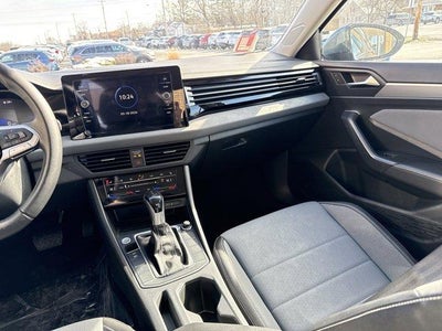 2025 Volkswagen Jetta SE Auto