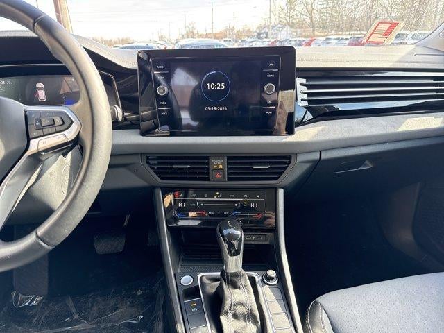 2025 Volkswagen Jetta SE Auto