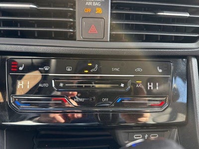 2025 Volkswagen Jetta SE Auto