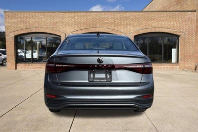 2025 Volkswagen Jetta SE Auto