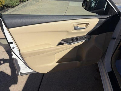 2016 Toyota Camry 4dr Sdn I4 Auto LE (SE)