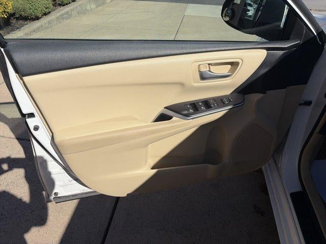 2016 Toyota Camry 4dr Sdn I4 Auto LE (SE)