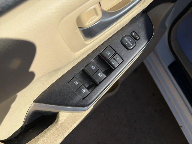2016 Toyota Camry 4dr Sdn I4 Auto LE (SE)
