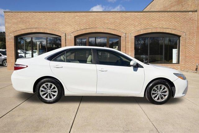 2016 Toyota Camry 4dr Sdn I4 Auto LE (SE)