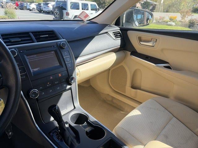 2016 Toyota Camry 4dr Sdn I4 Auto LE (SE)