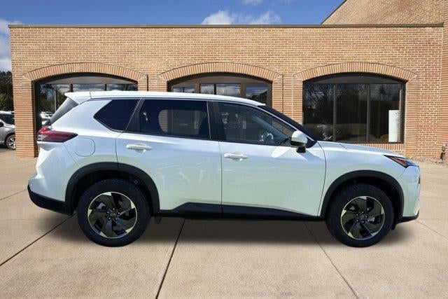 2025 Nissan Rogue AWD SV