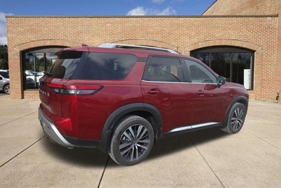 2022 Nissan Pathfinder Platinum 4WD
