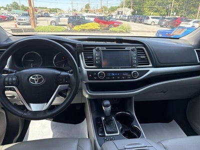 2016 Toyota Highlander AWD 4dr V6 XLE (Natl)
