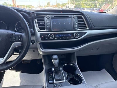 2016 Toyota Highlander AWD 4dr V6 XLE (Natl)