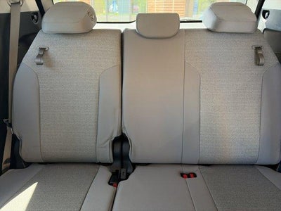 2025 Toyota Sienna LE FWD 8-Passenger (Natl)