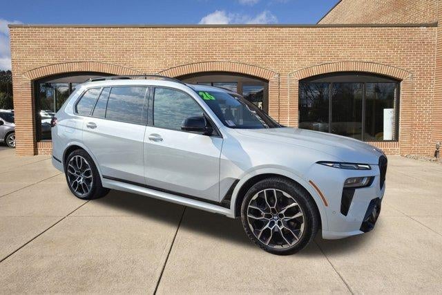 2026 BMW X7 M60i Sports Activity Vehicle