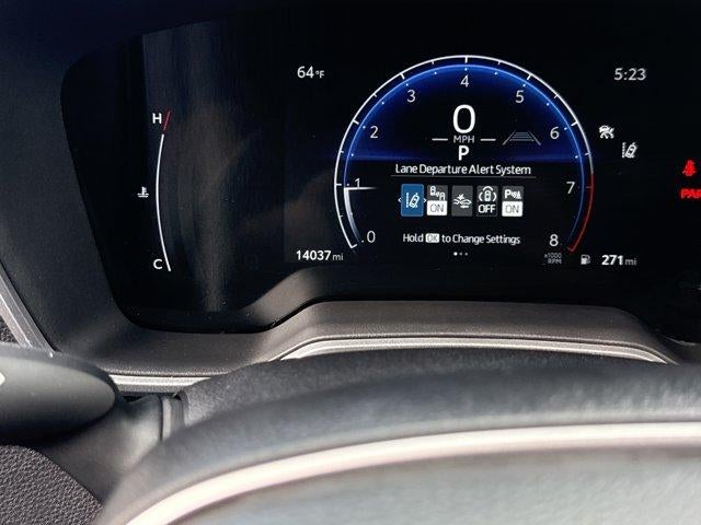 2025 Toyota Corolla Cross XLE 4WD (Natl)