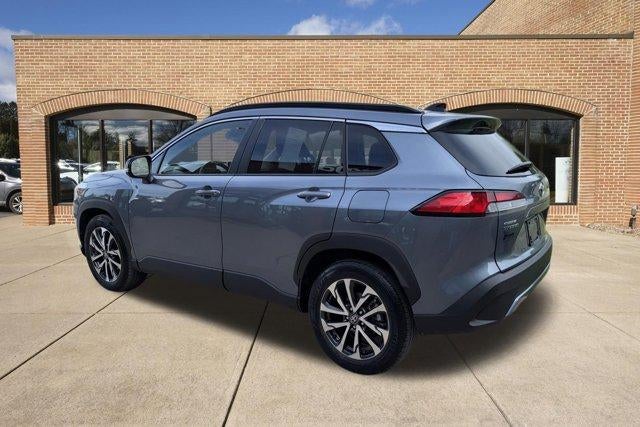2025 Toyota Corolla Cross XLE 4WD (Natl)