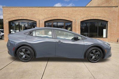 2025 Toyota Prius LE (Natl)