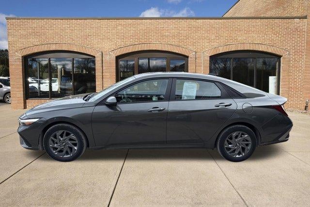 2024 Hyundai ELANTRA SEL IVT