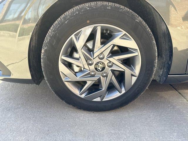 2024 Hyundai ELANTRA SEL IVT