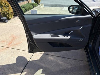 2024 Hyundai ELANTRA SEL IVT