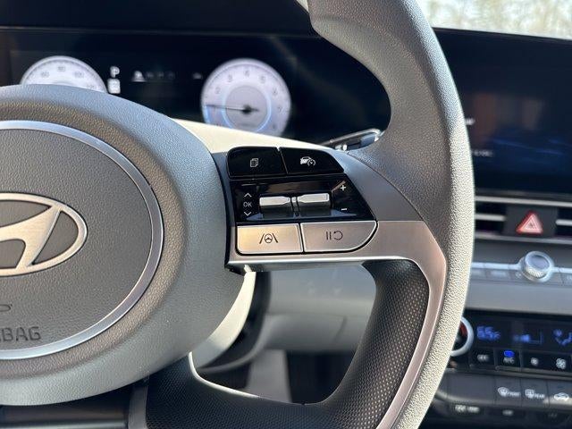 2024 Hyundai ELANTRA SEL IVT