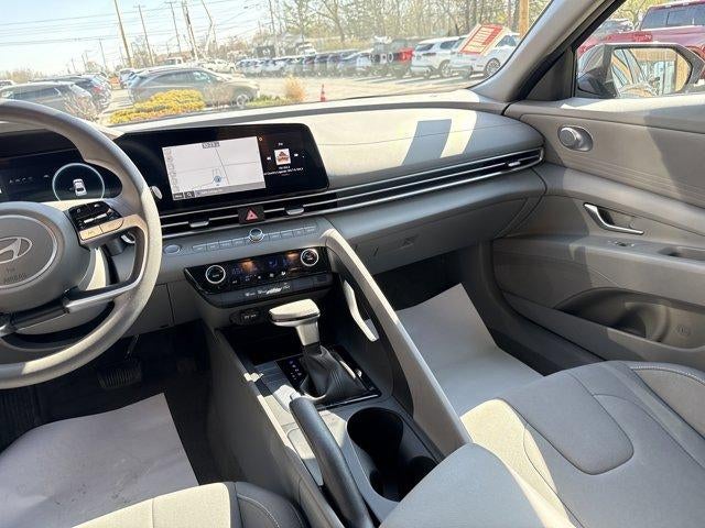 2024 Hyundai ELANTRA SEL IVT