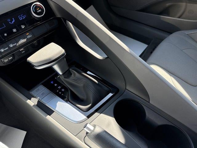 2024 Hyundai ELANTRA SEL IVT