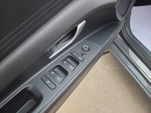 2024 Hyundai ELANTRA SEL IVT