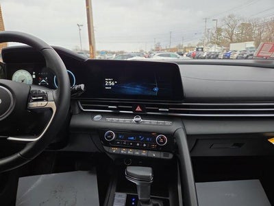 2025 Hyundai ELANTRA SEL Convenience IVT