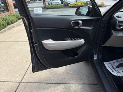 2025 Hyundai VENUE SEL IVT