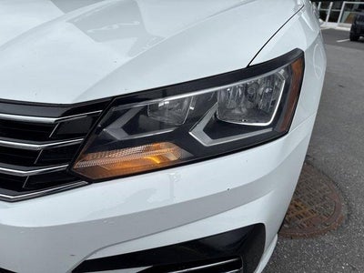2017 Volkswagen Passat R-Line w/Comfort Pkg Auto